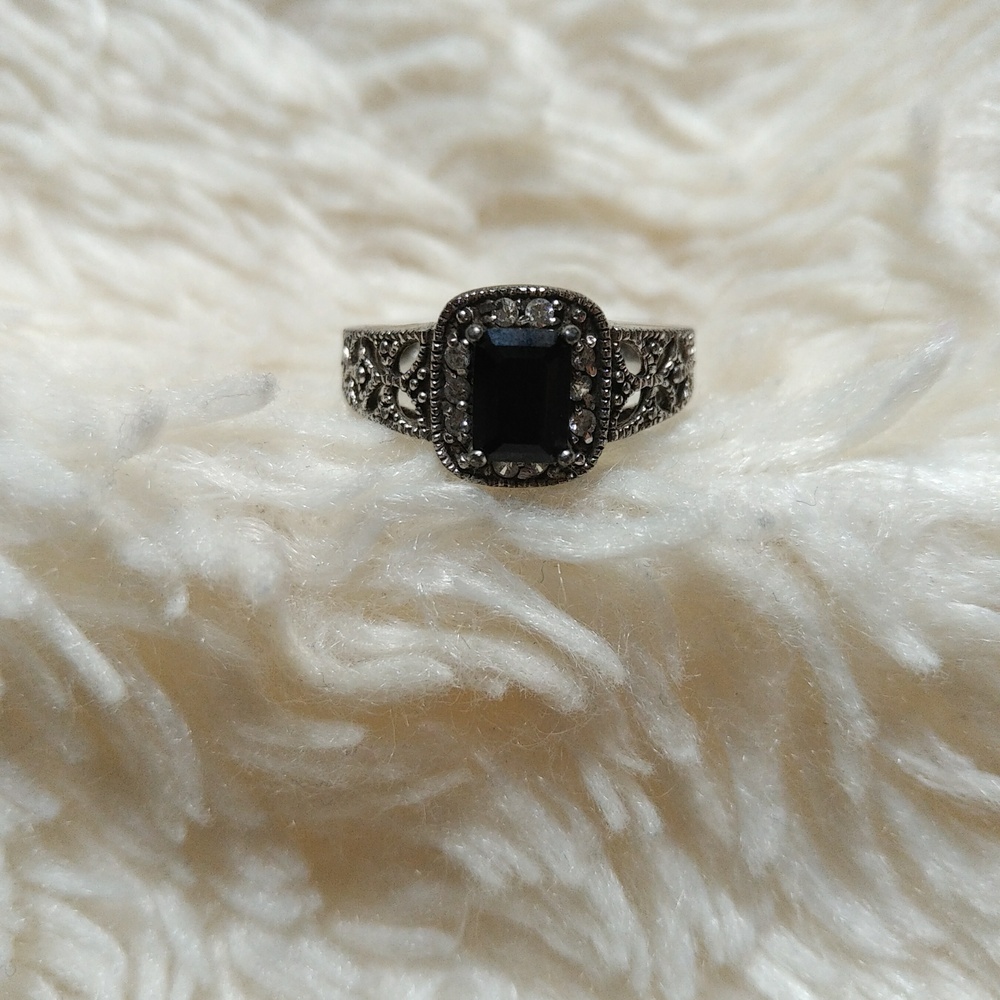 Black rhodium marcasite ring